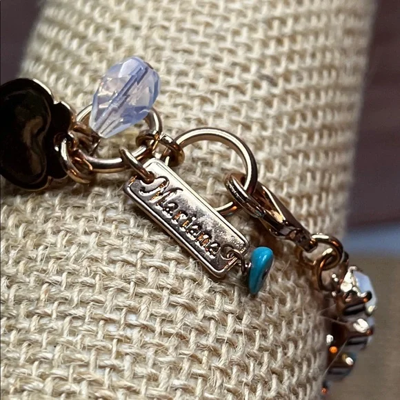 Mariana Gold Bracelet sparkling with Czech and Austrian crystals - Picture 6 of 8